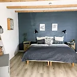 Hos Mette Oda ve Kahvaltı 3*