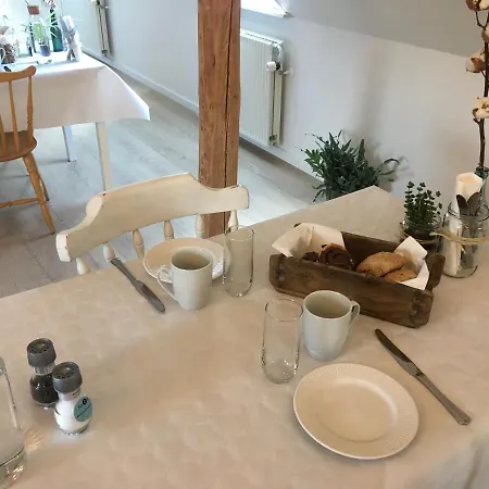 Hos Mette Bed and breakfast 3*